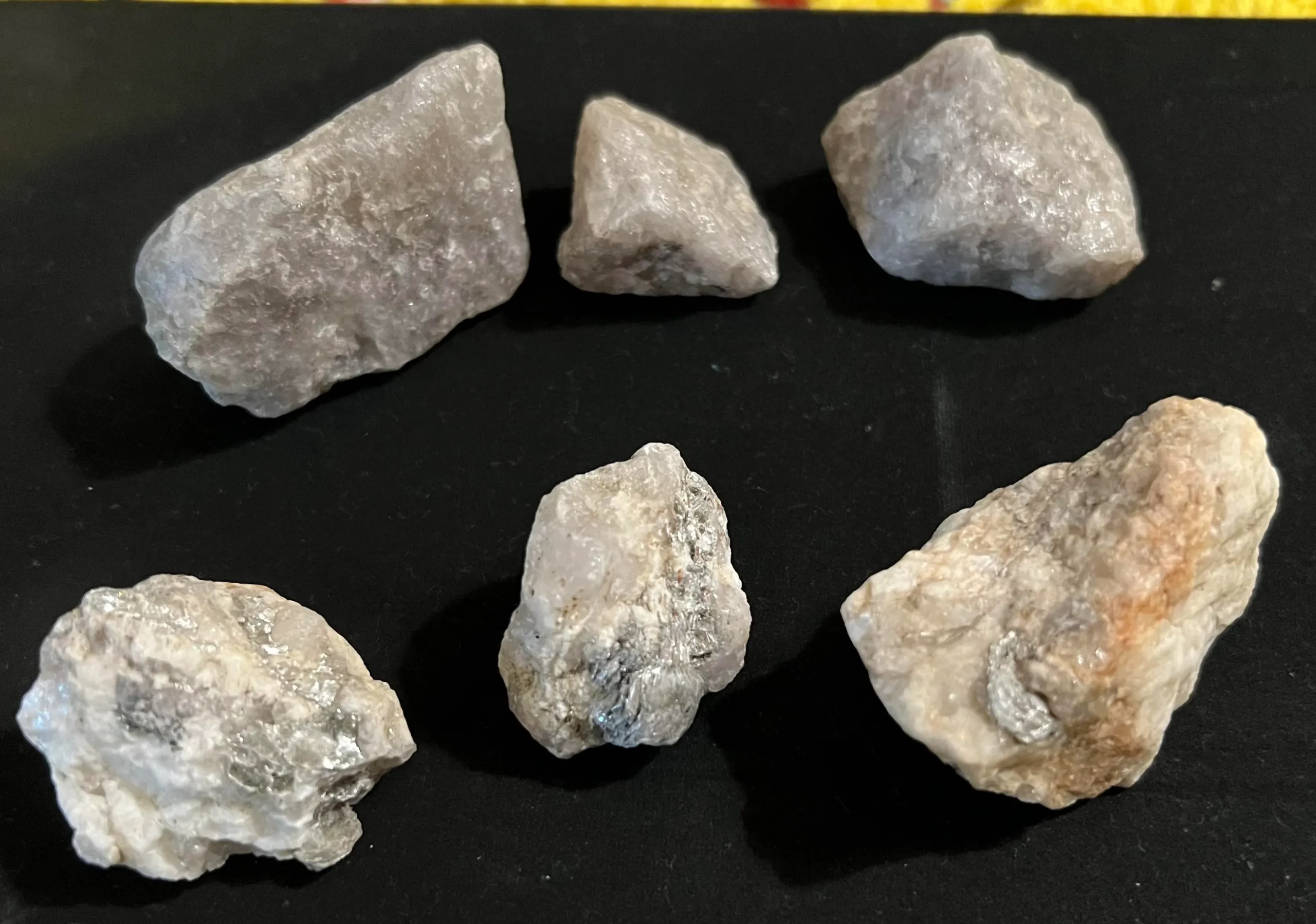 معرفی تفاوت های فلدسپات سدیک و فلدسپات