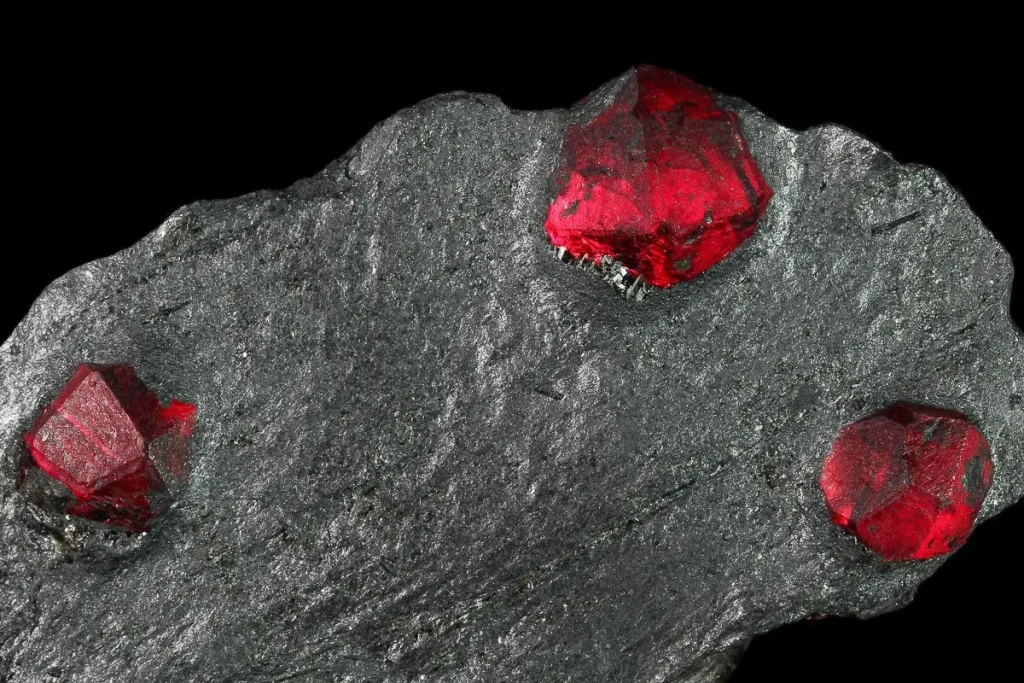 معرفی کاربرد های گارنت در صنایع ساختمانی