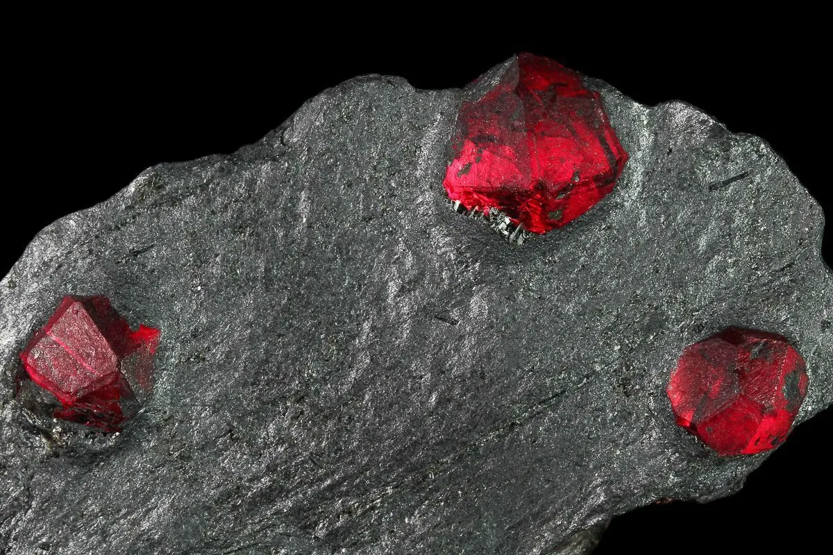 معرفی کاربرد های گارنت در صنایع ساختمانی